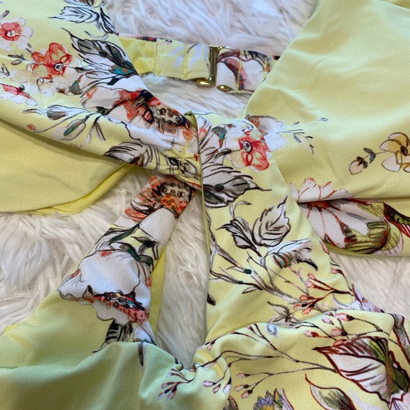 Super cute Yellow - say hello in this Floral SWIMSUIT 👙💜 one piece 🤩 - Picture 4 of 10